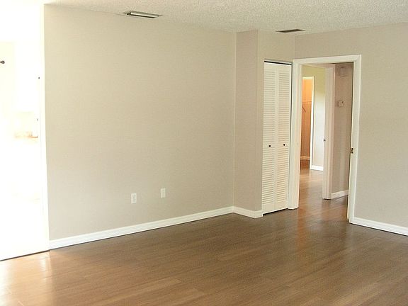 5th image of 698 Grove Ave