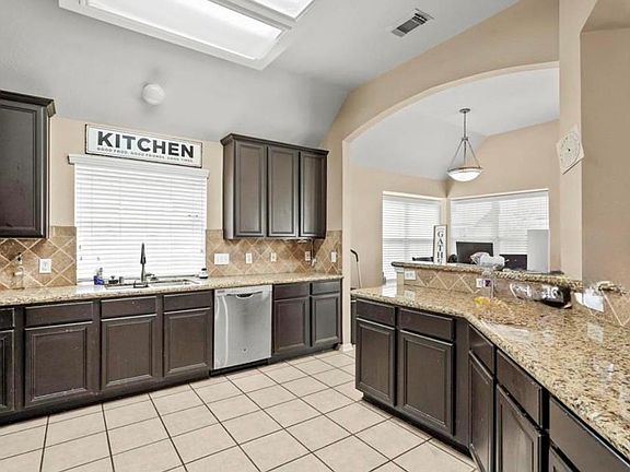 3rd image of 3106 Valley Ct