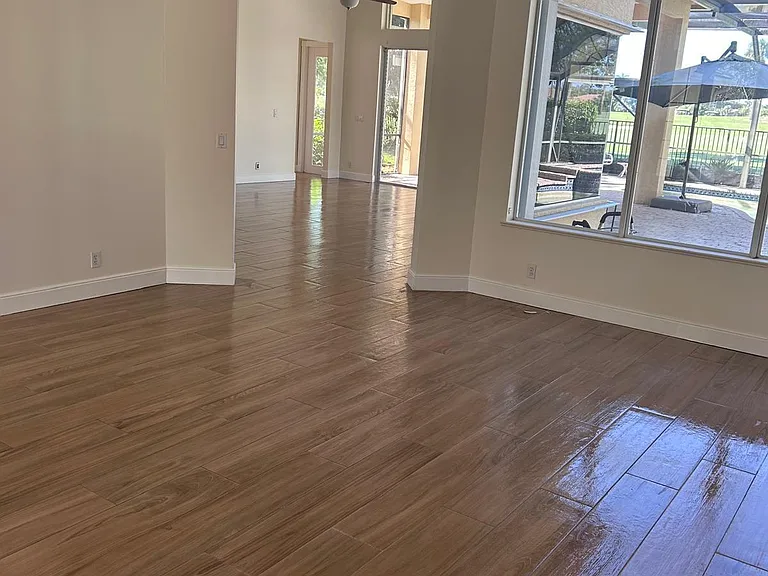 8992 Lakes Blvd — Photo 2