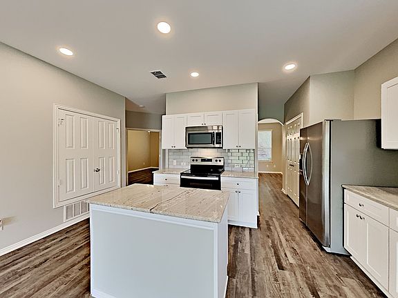 5th image of 614 Sage Brush Dr