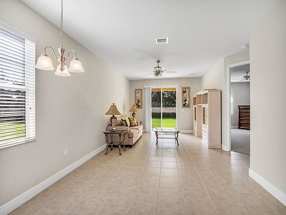 3rd image of 6345 Oxford Cir
