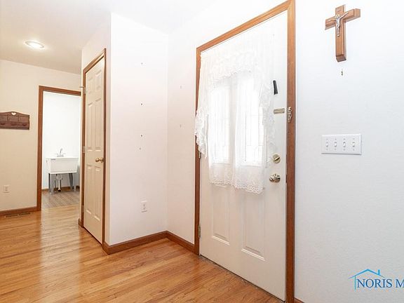 5th image of 4249 Townhouse Dr