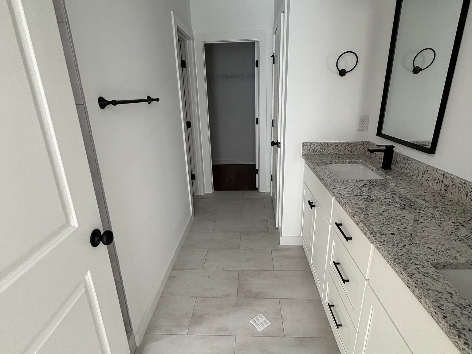 3 bed, 1200 sqft, $1,690 — Photo 4