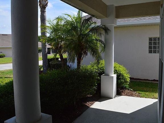 3rd image of 307 Royal Palm Dr