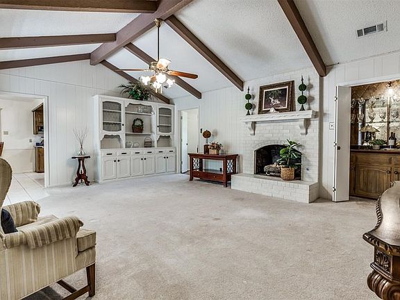3rd image of 1622 Idlewood Dr