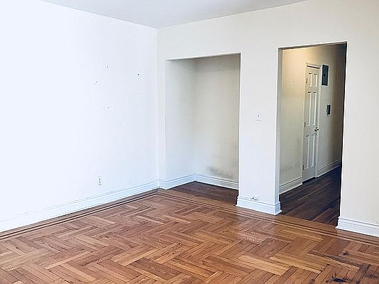 5th image of 645 Ocean Ave APT E6