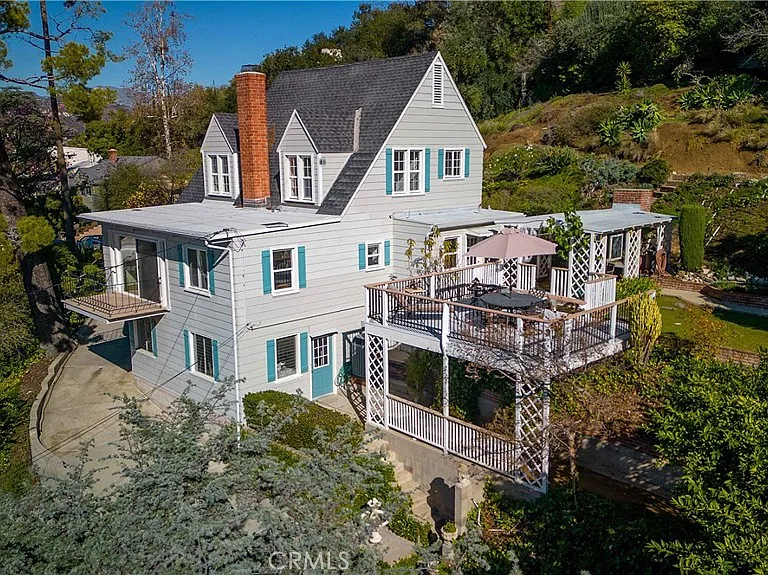 934 Highline Rd — Photo 32