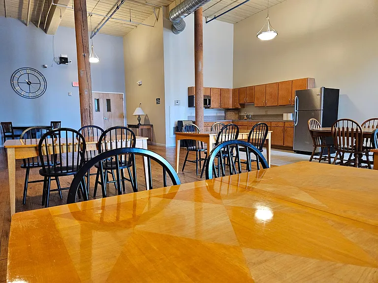 Victoria Riverside Townhouse Lofts — Photo 46