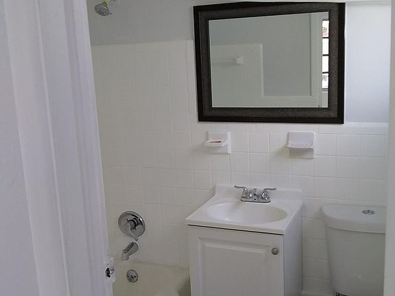 5th image of 1985 NE 172nd St APT 2