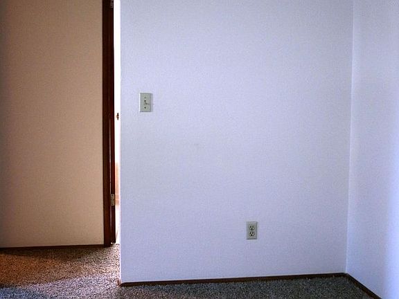 3rd image of 2201-2223 SE Salmon St #2221