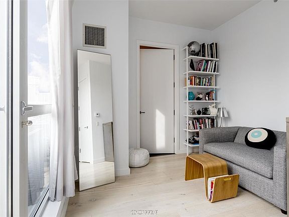 5th image of 135 N 11th St APT 6A