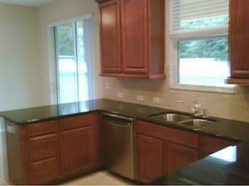 5th image of 854 Strathmore Dr