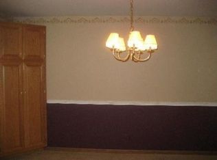 610 Chester Ct E, Aurora, IL 60504