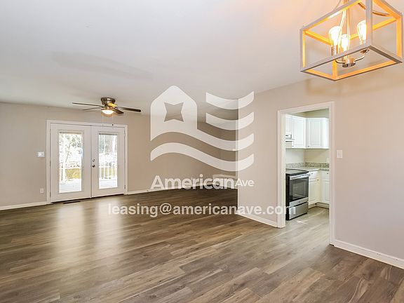 1043218_003_wm_-_living_room_13563646.jpg