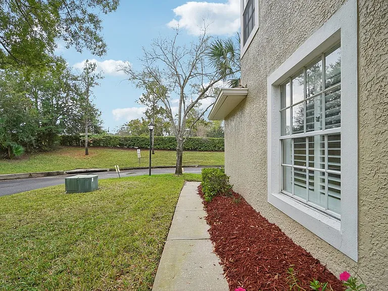 2243 Andover Cir — Photo 36
