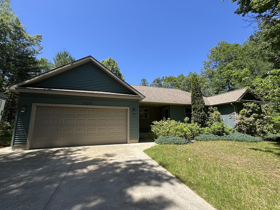 1st image of 1424 Cuyahoga Ln