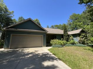 1424 Cuyahoga Ln, Twin Lake, MI 49457