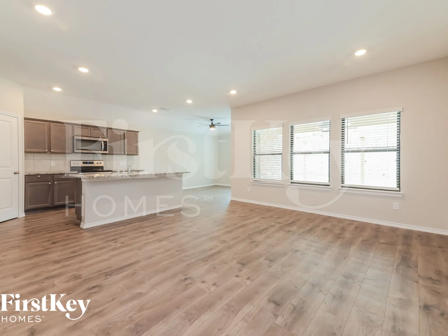 4 bed, 2.0 bath, 1862 sqft, $2,250 — Photo 2
