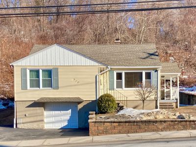 570 Chase Avenue, Waterbury, CT, 06704