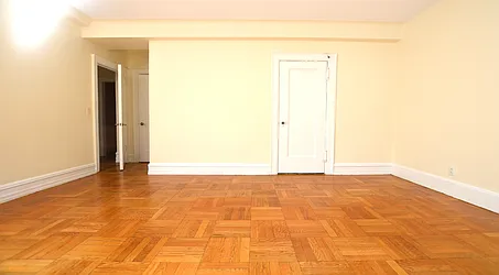 Rented by Manhattan Realty Group