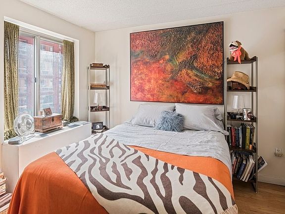 4th image of 555 W 23rd St APT N6q
