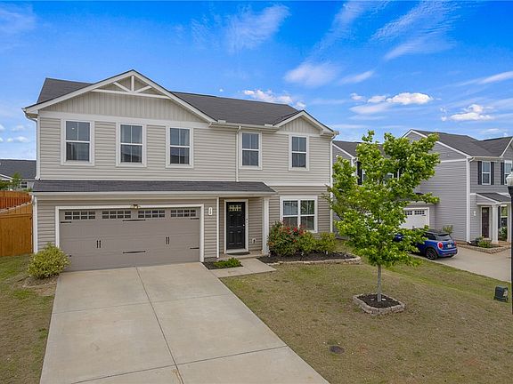 2nd image of 10 Wedgemere Dr