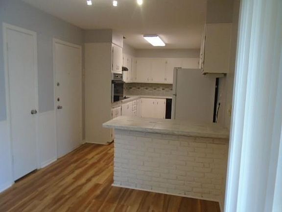 4th image of 1479 Beechwood Ln