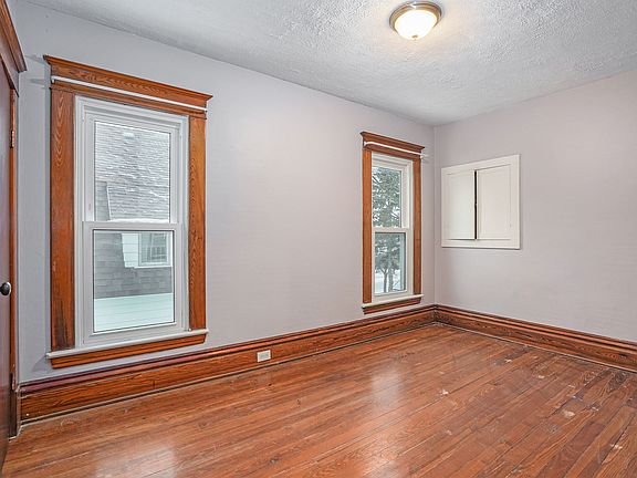 3rd image of 1106 Sibley St NW #A