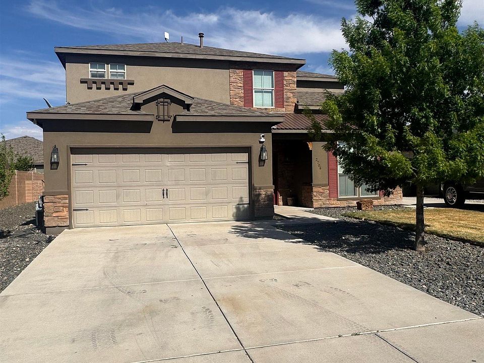1st image of 2706 N Wedgewood Dr