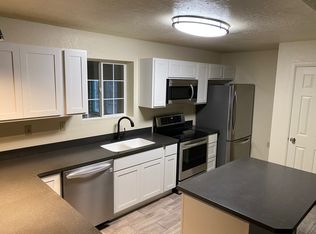 121 Cochise Dr, Winslow, AZ 86047