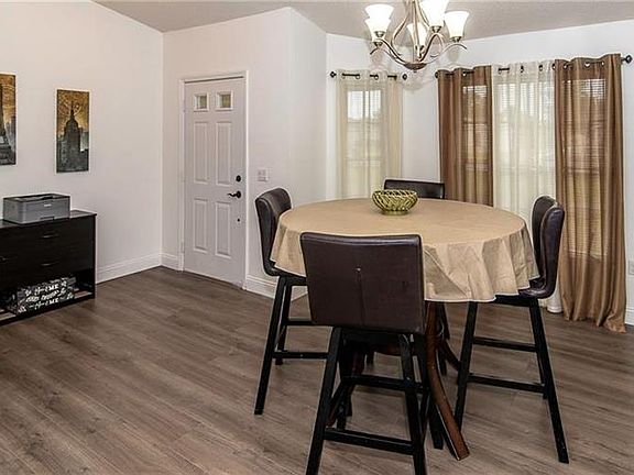 5th image of 203 Hedgewood Ave
