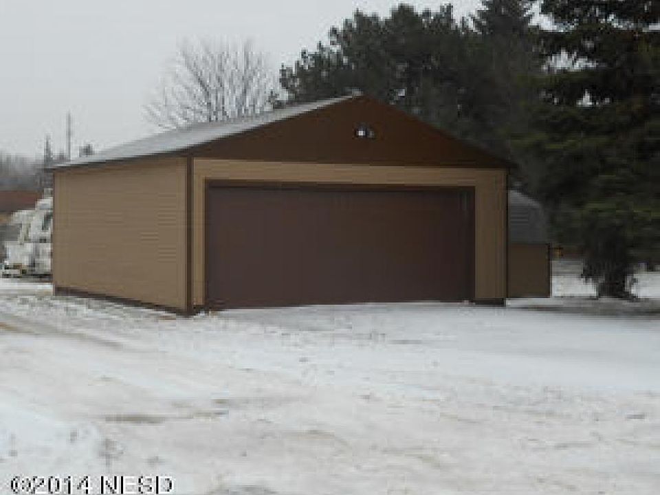 2nd image of 735 3rd Ave NW