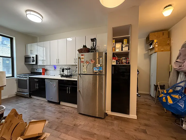 240 Crown St #4J — Photo 5