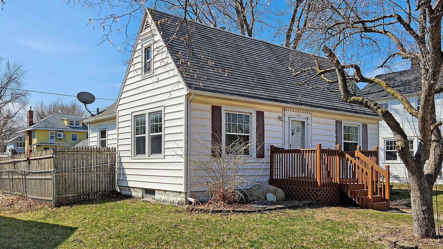 1416 Vine St photo 1