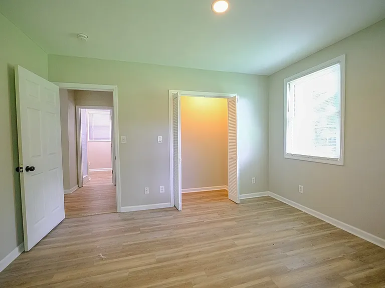 366 Wimpole Dr — Photo 13