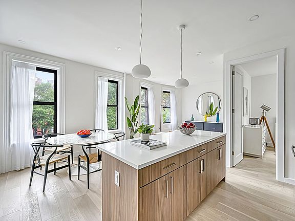 3rd image of 38 Stuyvesant St #7