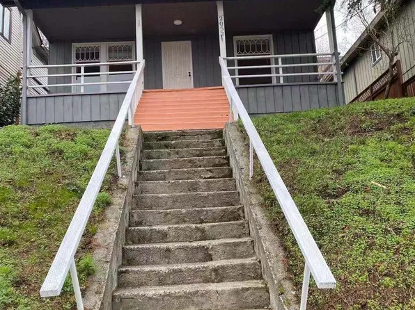 2052 14th Ave W, Seattle, WA 98119