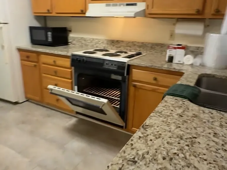 412 Liberty Pl — Photo 3