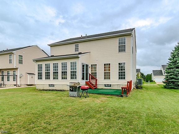 4th image of 526 Deerwood Ct