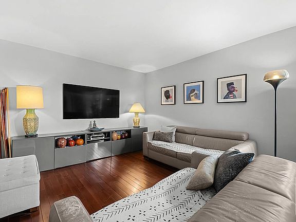 2nd image of 477 Franklin D Roosevelt Dr #M1002