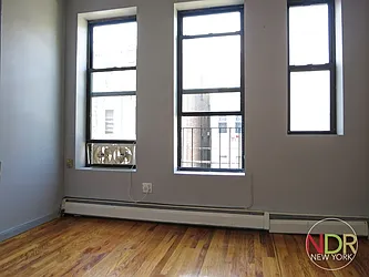 Rented by Next Door Realty NYC