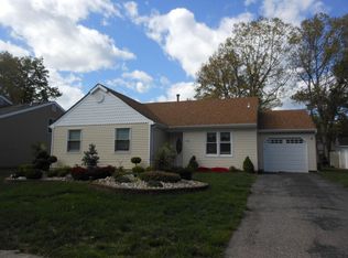 201 Liberty Bell Rd, Toms River, NJ 08755