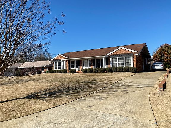 2nd image of 2307 Winchester Dr