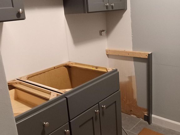 5th image of 627 W Grace St #304
