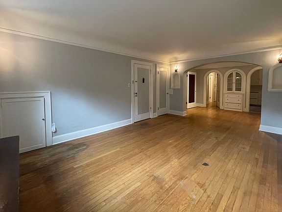 4th image of 2807 Franklin Ave E Unit 1