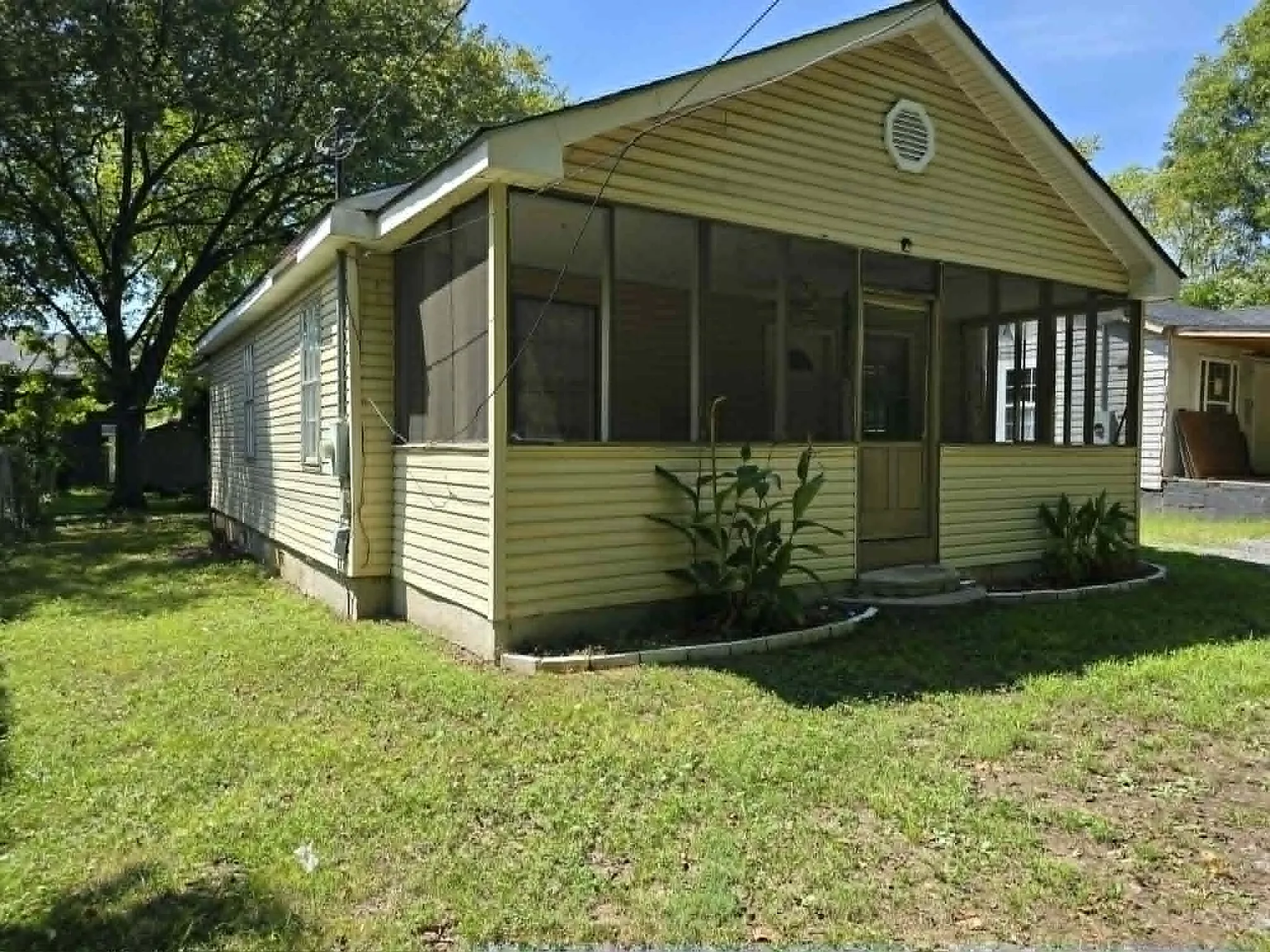 2 bed, $1,050 — Photo 4