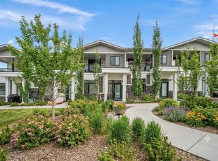 210 Crestbrook Cmn SW, Calgary, AB T3B6L1