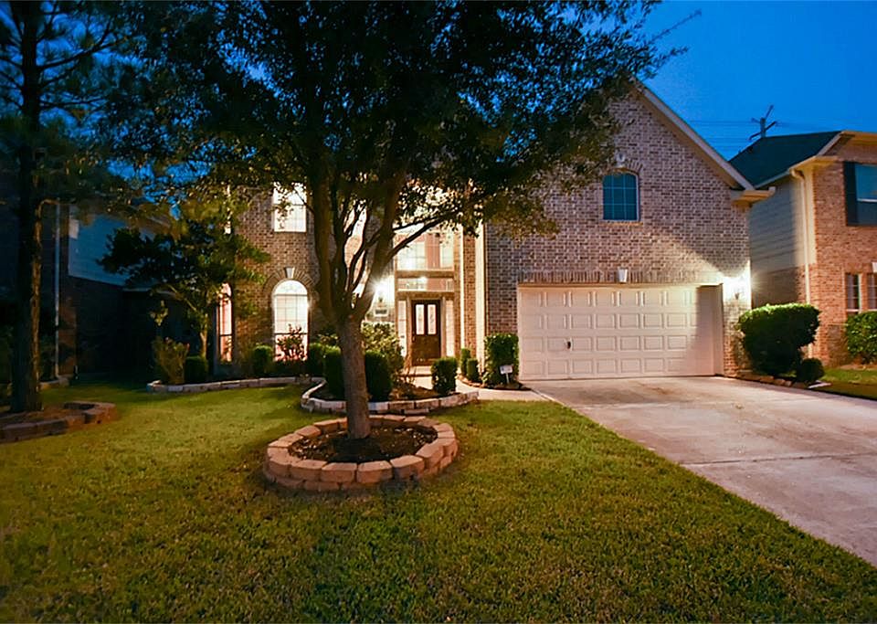 1st image of 26527 Richwood Oaks Dr