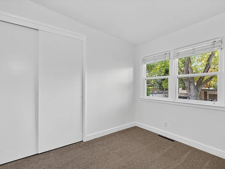 3607 N 36th St — Photo 12
