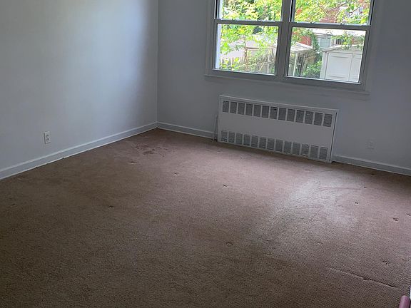 5th image of 6118 186th St APT 2